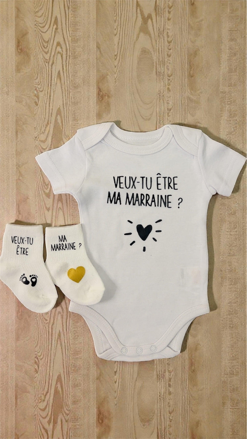 Ensemble bébé bodie et chaussette “Veux-tu être ma marraine ?” – Body à message et chaussettes assorties | Cadeau annonce grossesse demande marraine annonce grooriginal