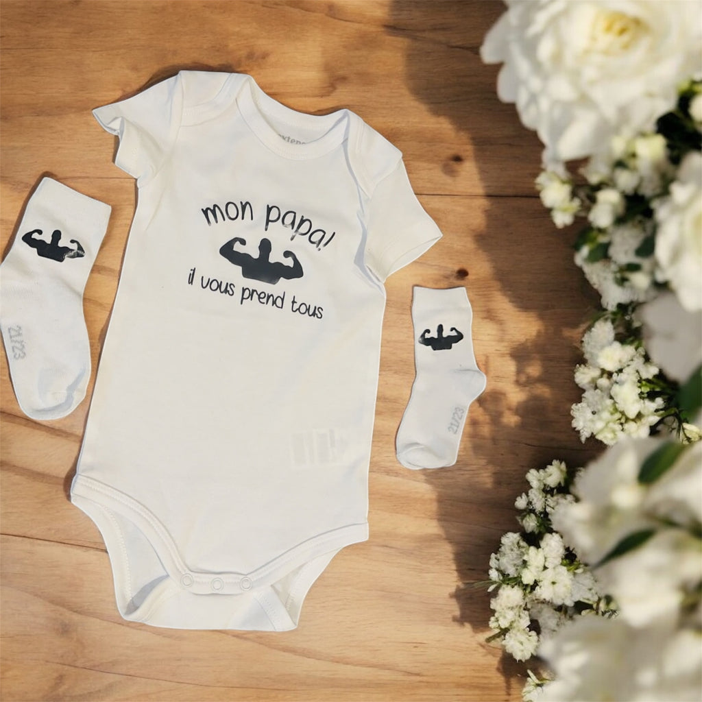 Body bébé “Mon papa il vous prend tous” + chaussettes assorties – Cadeau naissance original – Idée cadeau papa bébé