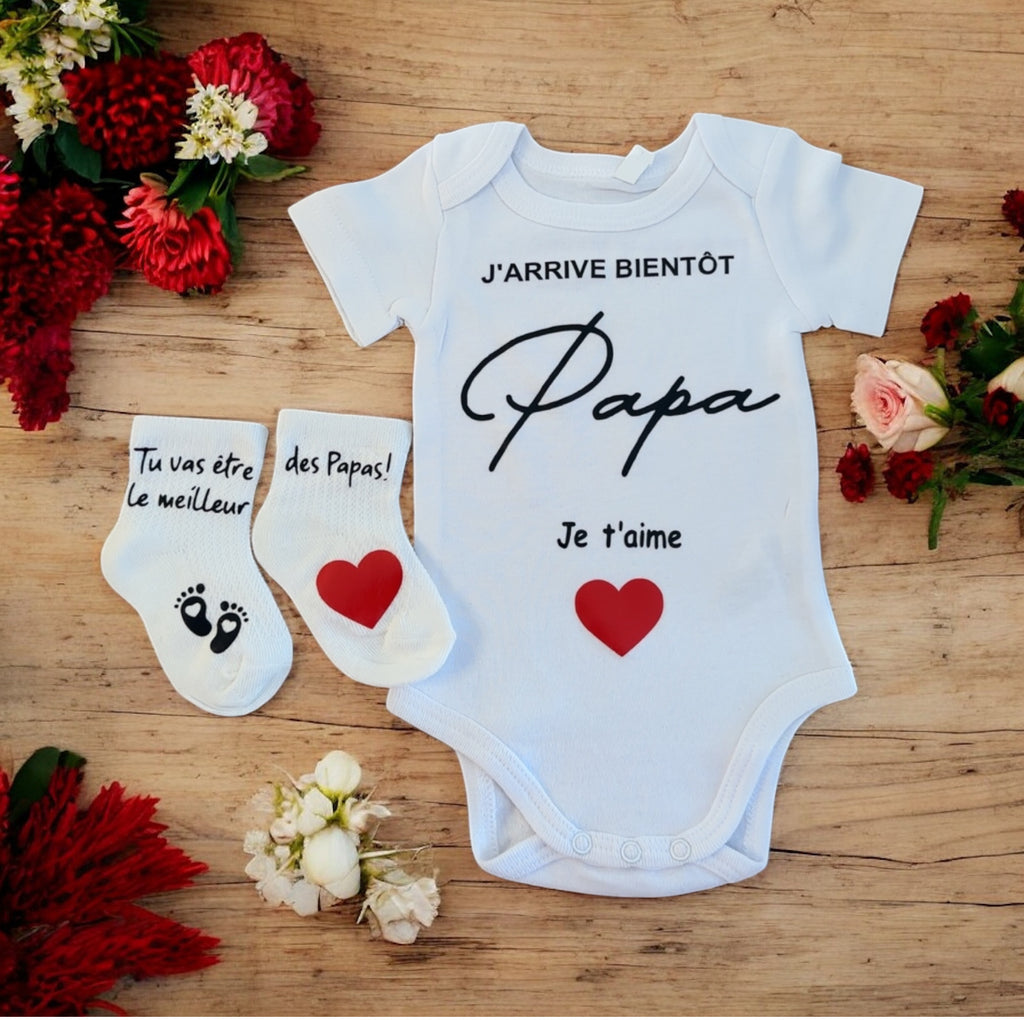 Annonce grossesse Papa – Body bébé + Chaussettes personnalisées | Cadeau futur papa | J’arrive bientôt Papa, je t’aime ❤️
