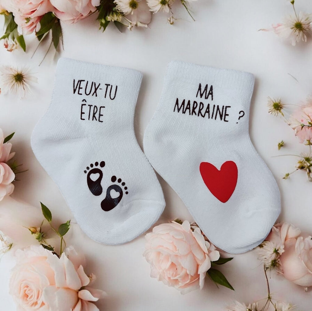 Chaussettes bébé personnalisées “Veux-tu être ma marraine ?” – Cadeau annonce marraine original