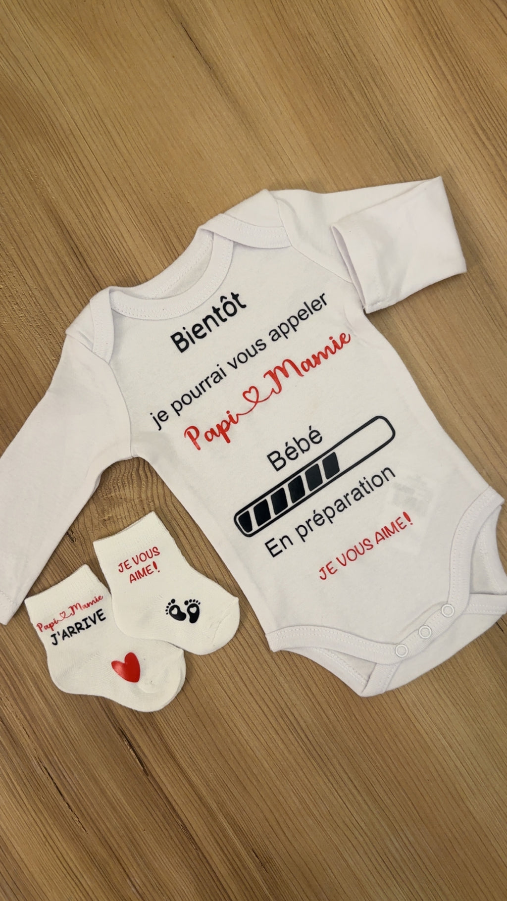 Body annonce grossesse “Papi & Mamie” + chaussettes assorties Cadeau futur grands-parents