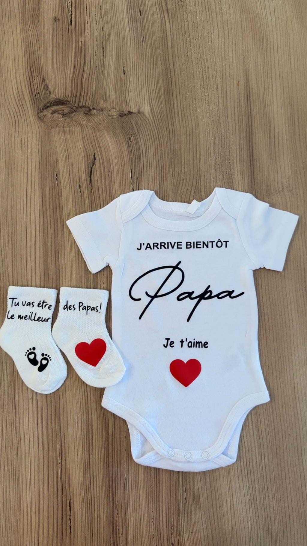 Annonce grossesse Papa – Body bébé + Chaussettes personnalisées | Cadeau futur papa | J’arrive bientôt Papa, je t’aime ❤️