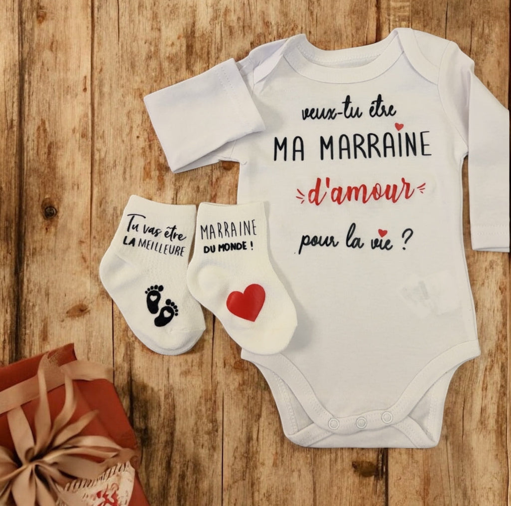 Ensemble bébé “Veux-tu être ma marraine d’amour pour la vie ?” – Body à message et chaussettes assorties | Cadeau annonce grossesse demande marraine original