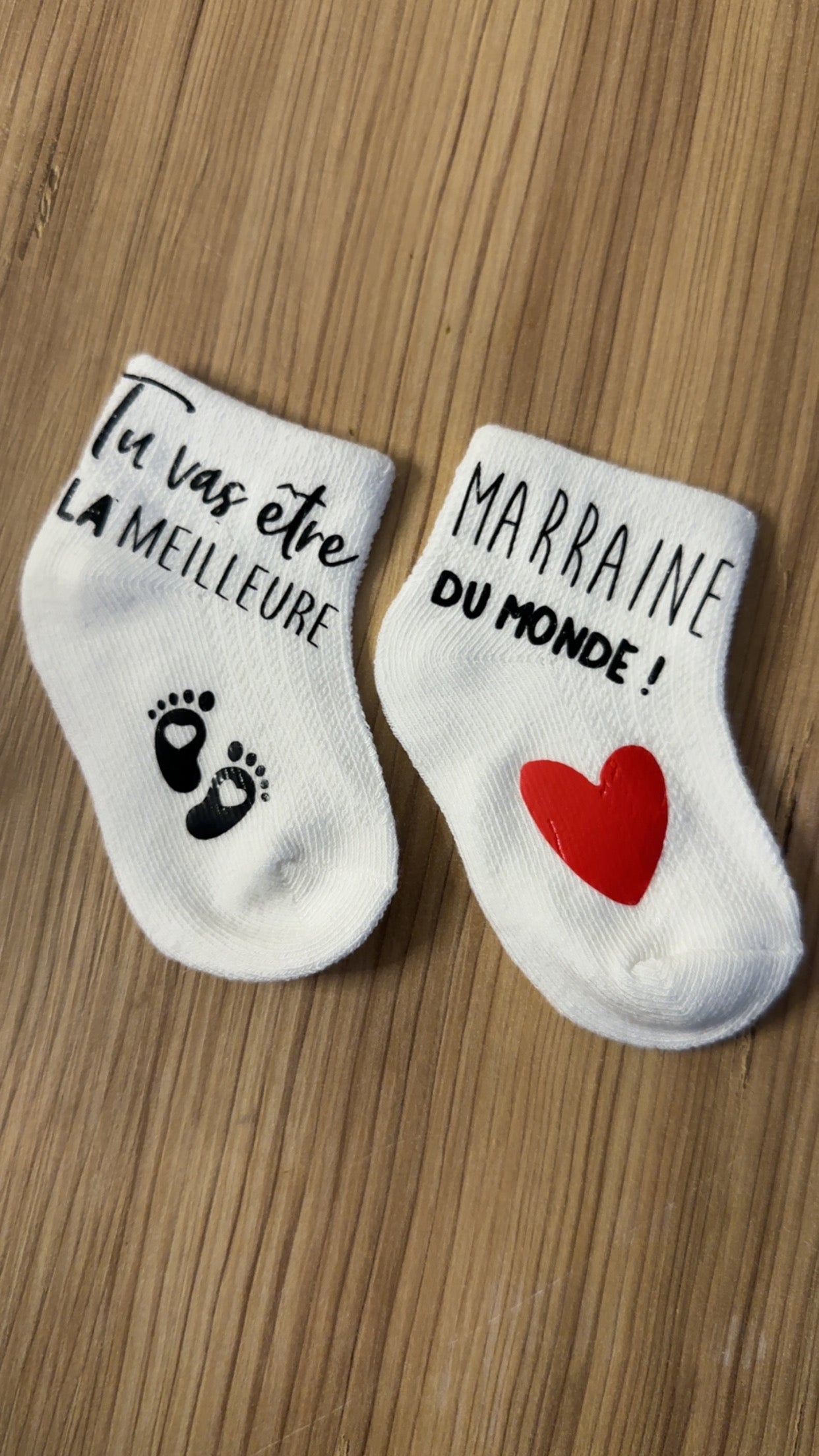 Chaussettes bébé “Tu vas être la meilleure marraine du monde !” – Annonce marraine originale – Cadeau grossesse ou baptême