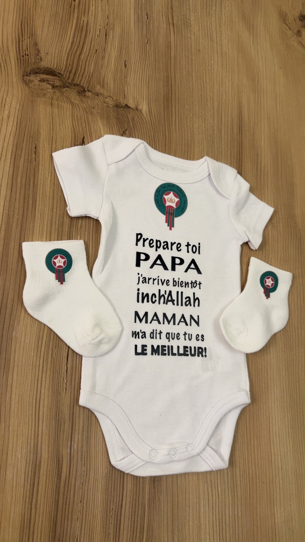 👶 ensemble Body + Chaussettes “Prépare-toi Papa, j’arrive bientôt inch’Allah”  Maroc 🇲🇦 | Cadeau annonce grossesse | Idée cadeau future maman/ papa