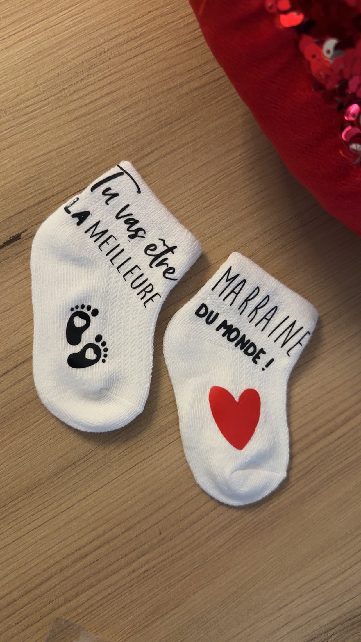 Chaussettes bébé “Tu vas être la meilleure marraine du monde !” – Annonce marraine originale – Cadeau grossesse ou baptême