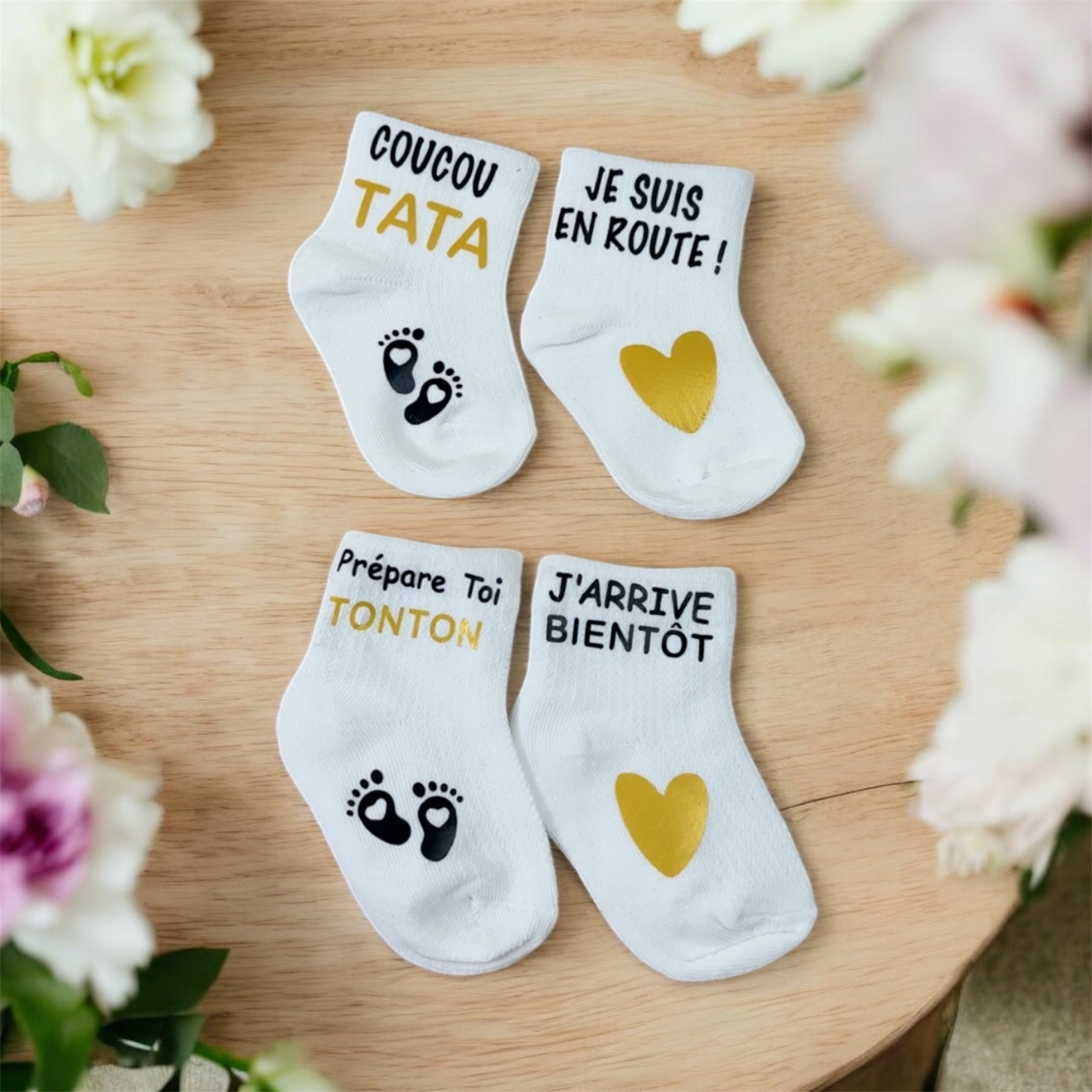 🍼 Lot de 2 paires de chaussettes annonce grossesse  futur tonton et tata – “coucou Tata je suis en route / prépare toi Tonton j’arrive bientôt ” – Cadeau révélation original 💛