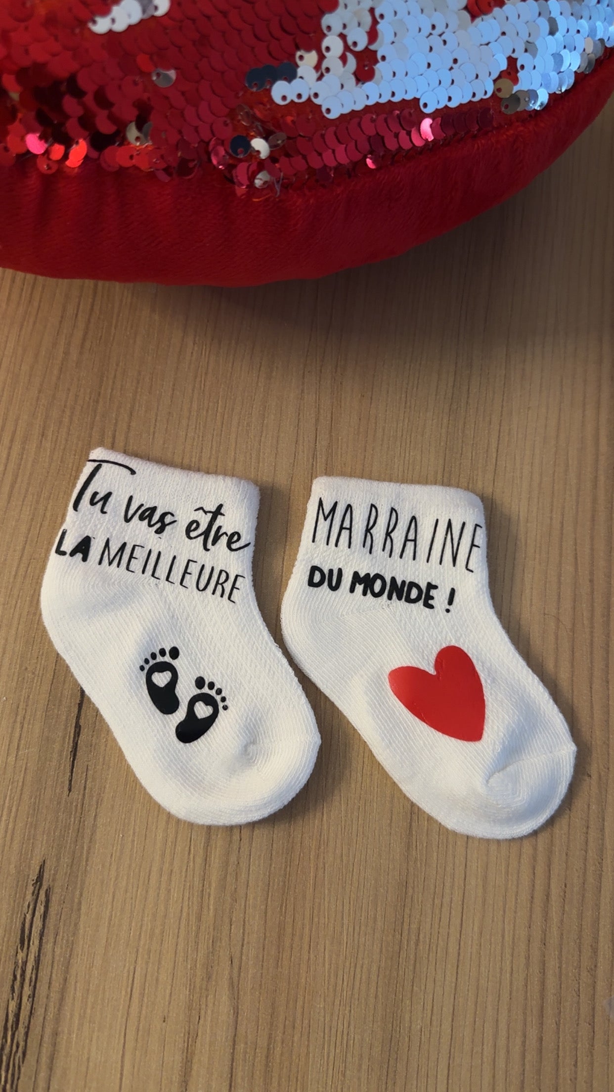 Chaussettes bébé “Tu vas être la meilleure marraine du monde !” – Annonce marraine originale – Cadeau grossesse ou baptême