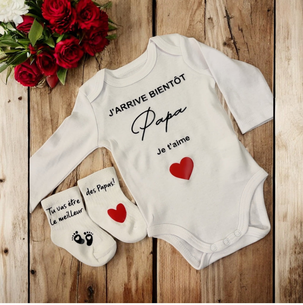 Annonce grossesse Papa – Body bébé + Chaussettes personnalisées | Cadeau futur papa | J’arrive bientôt Papa, je t’aime ❤️