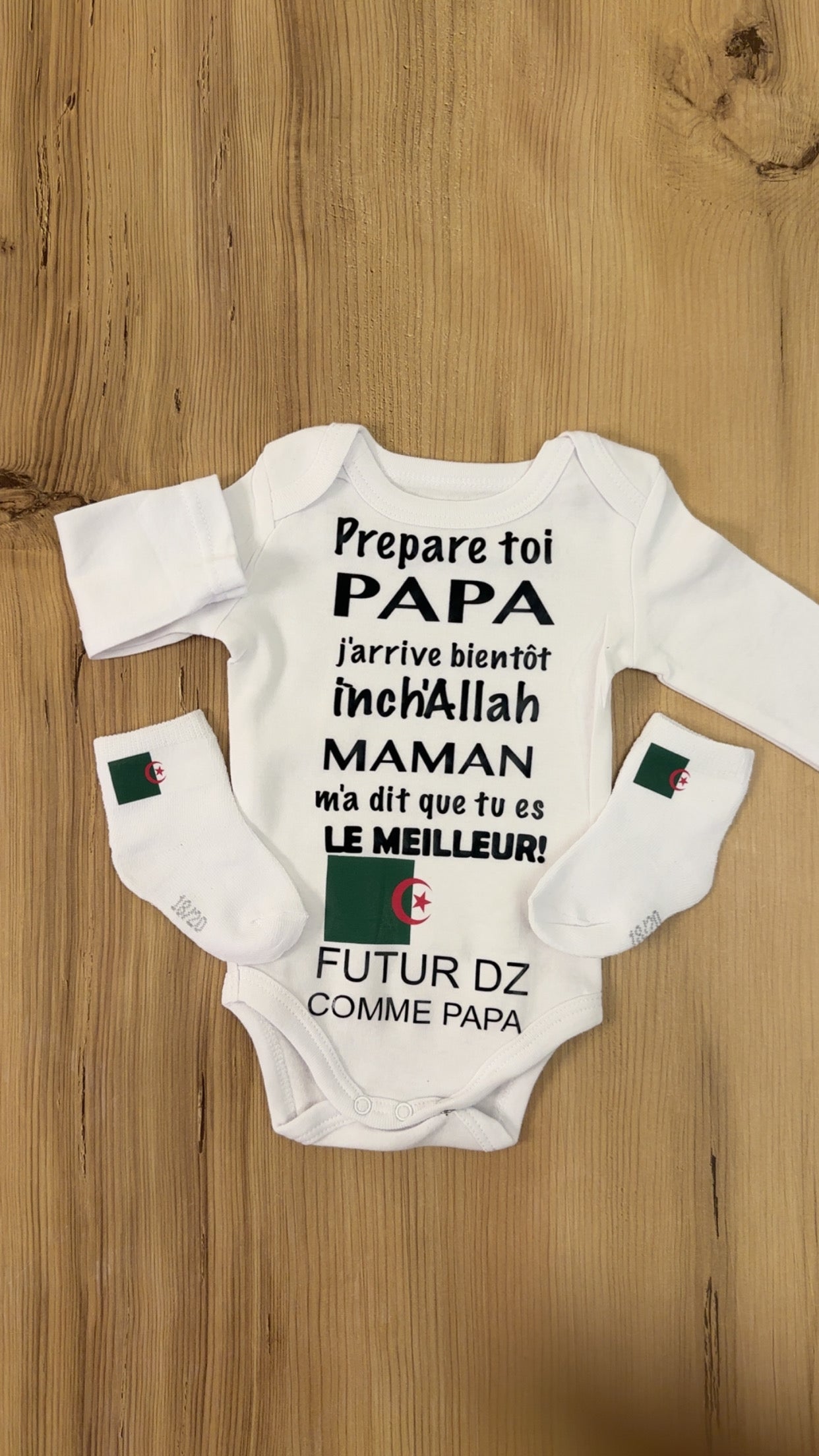 👶 Ensemble naissance bébé « Futur DZ comme papa » 🇩🇿 – Body et chaussette– Cadeau original pour futur papa algérien annonce grossesse