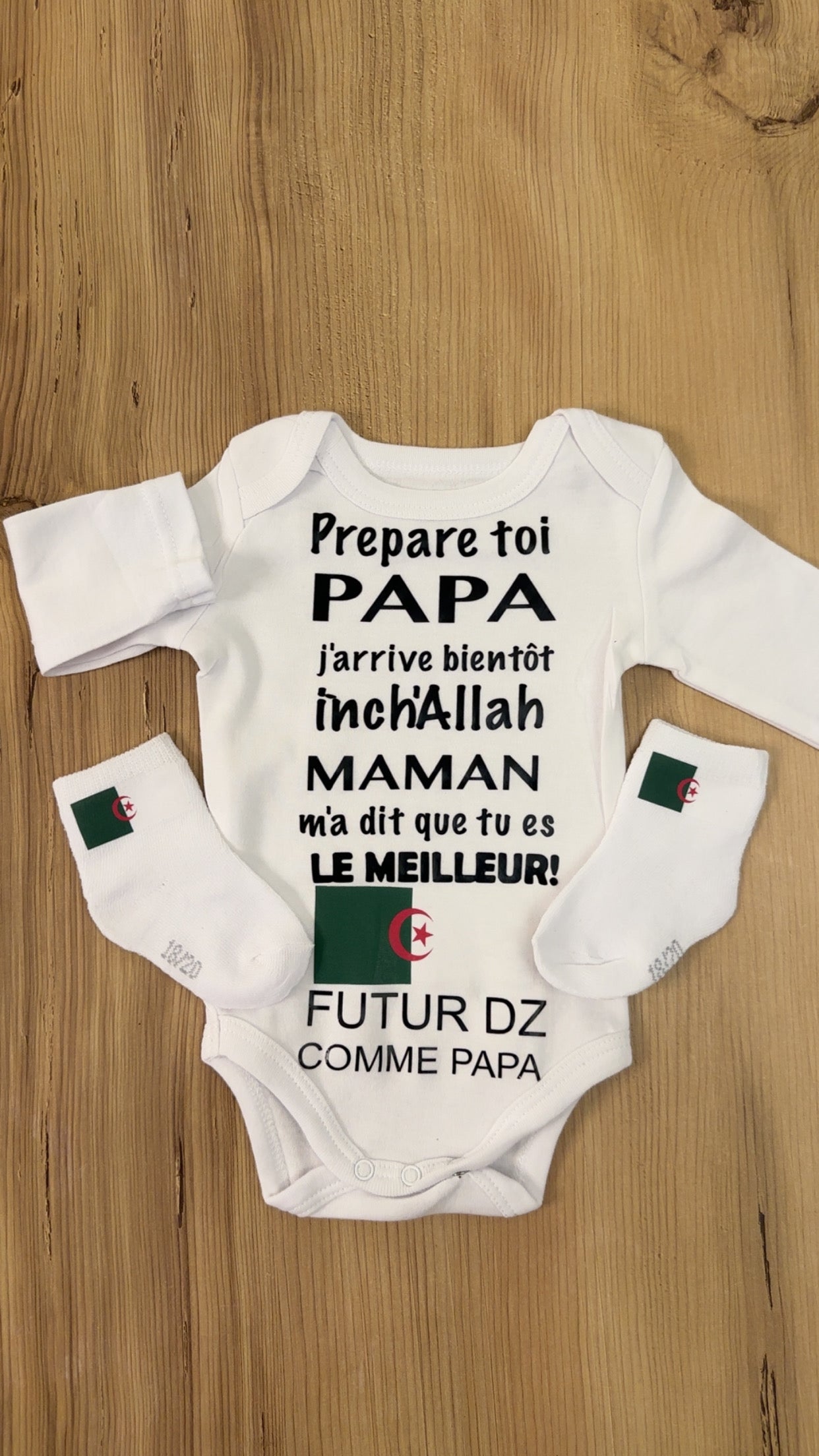 👶 Ensemble naissance bébé « Futur DZ comme papa » 🇩🇿 – Body et chaussette– Cadeau original pour futur papa algérien annonce grossesse