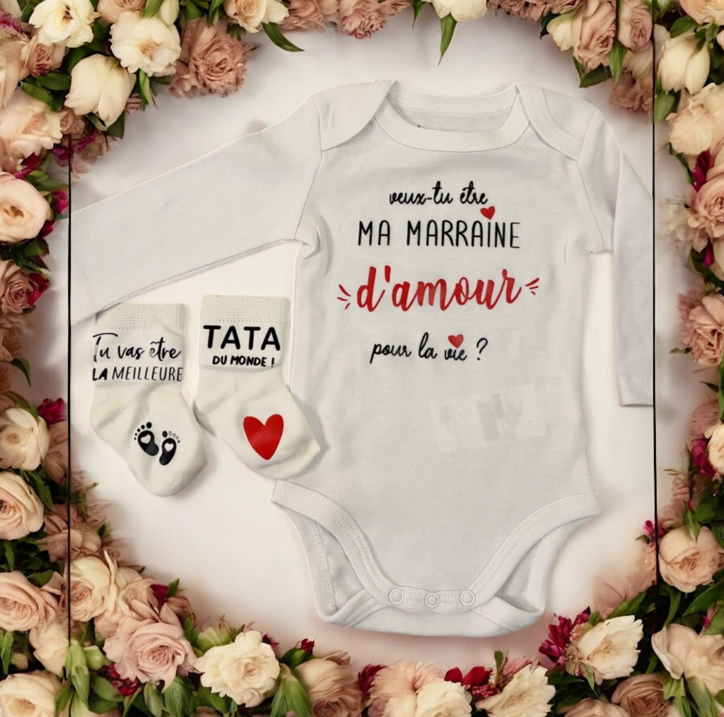 Ensemble bébé “Veux-tu être ma marraine d’amour pour la vie ?” – Body à message et chaussettes assorties | Cadeau annonce grossesse demande tata marraine original