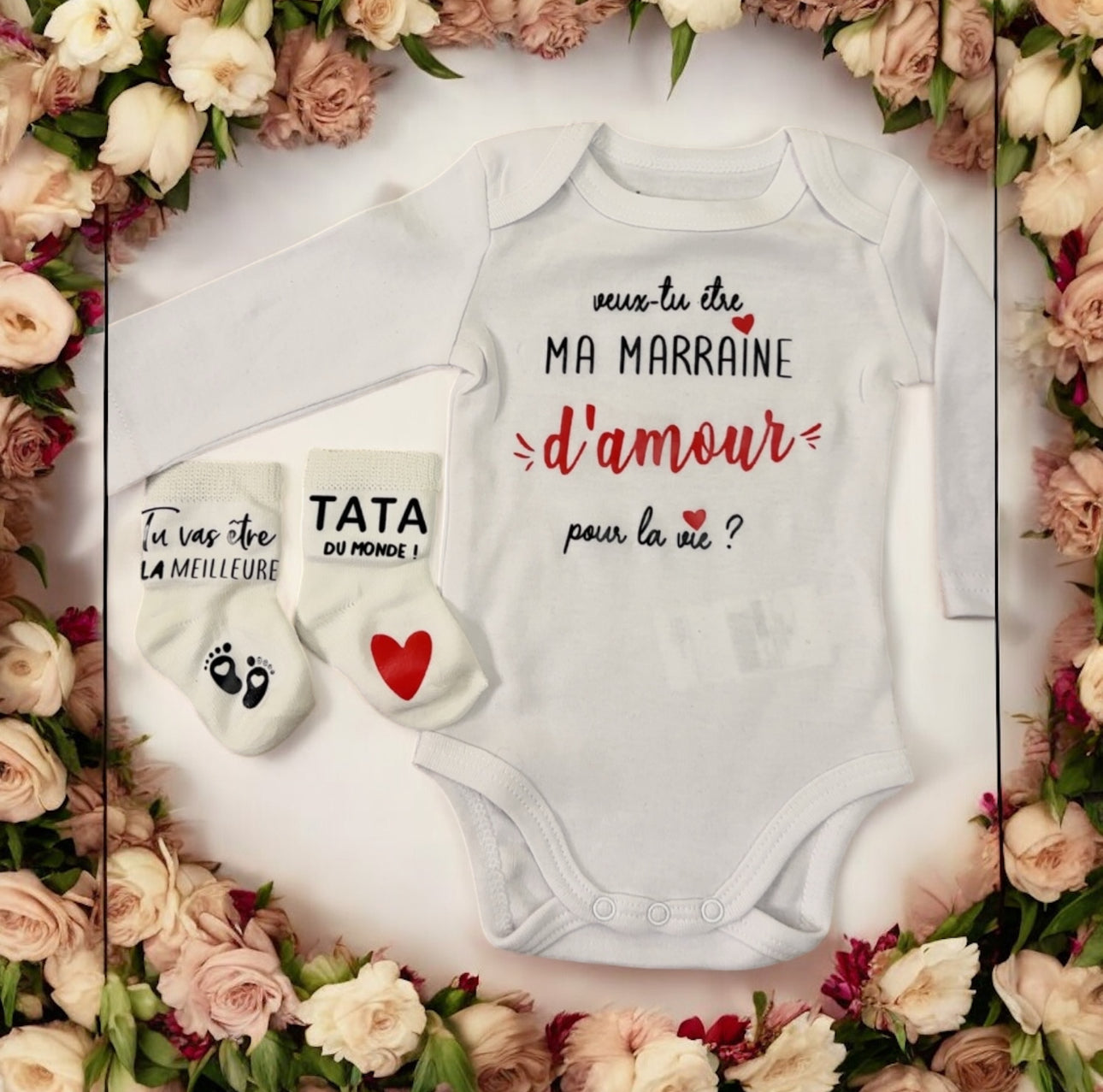 Ensemble bébé “Veux-tu être ma marraine d’amour pour la vie ?” – Body à message et chaussettes assorties | Cadeau annonce grossesse demande tata marraine original