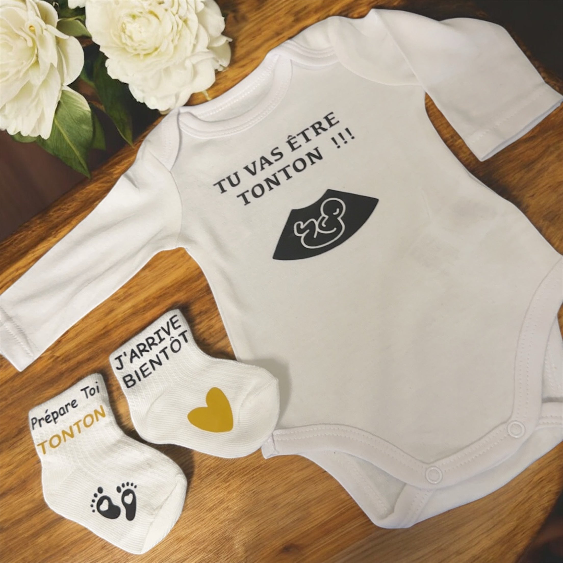 🍼 ensemble annonce grossesse – Body “Tu vas être Tonton !!!” + chaussettes bébé – Cadeau futur tonton original – Idée annonce famille 💛