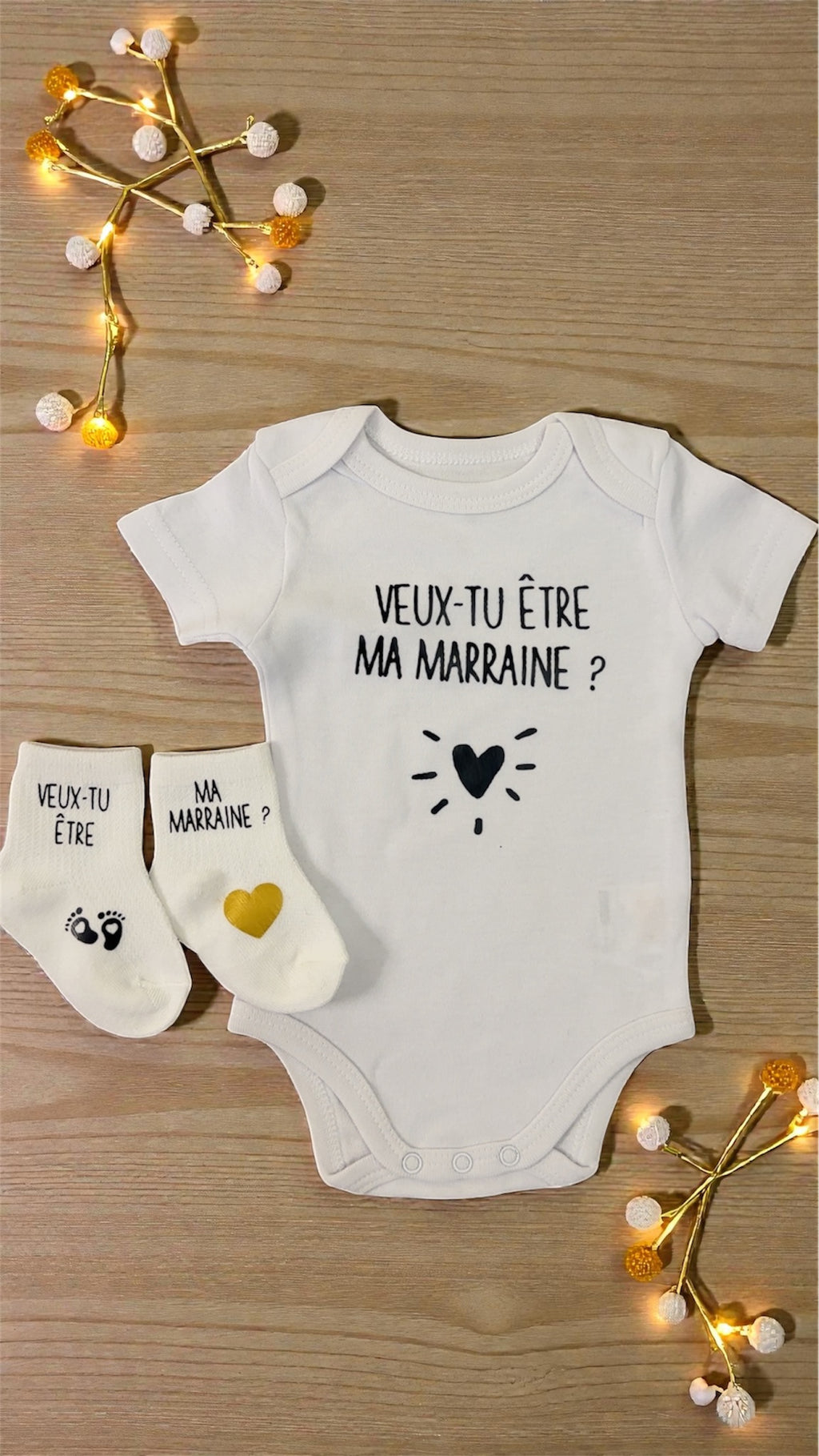 Ensemble bébé bodie et chaussette “Veux-tu être ma marraine ?” – Body à message et chaussettes assorties | Cadeau annonce grossesse demande marraine annonce grooriginal