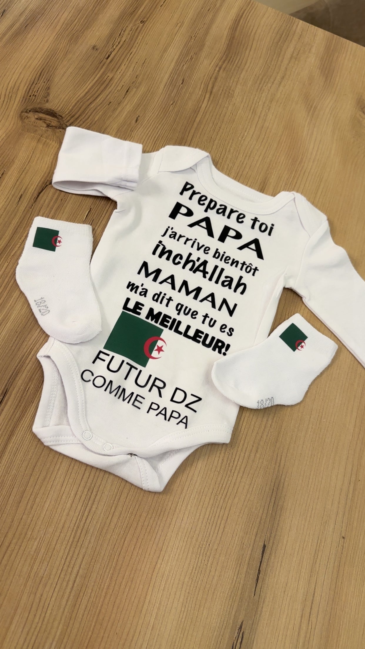 👶 Ensemble naissance bébé « Futur DZ comme papa » 🇩🇿 – Body et chaussette– Cadeau original pour futur papa algérien annonce grossesse