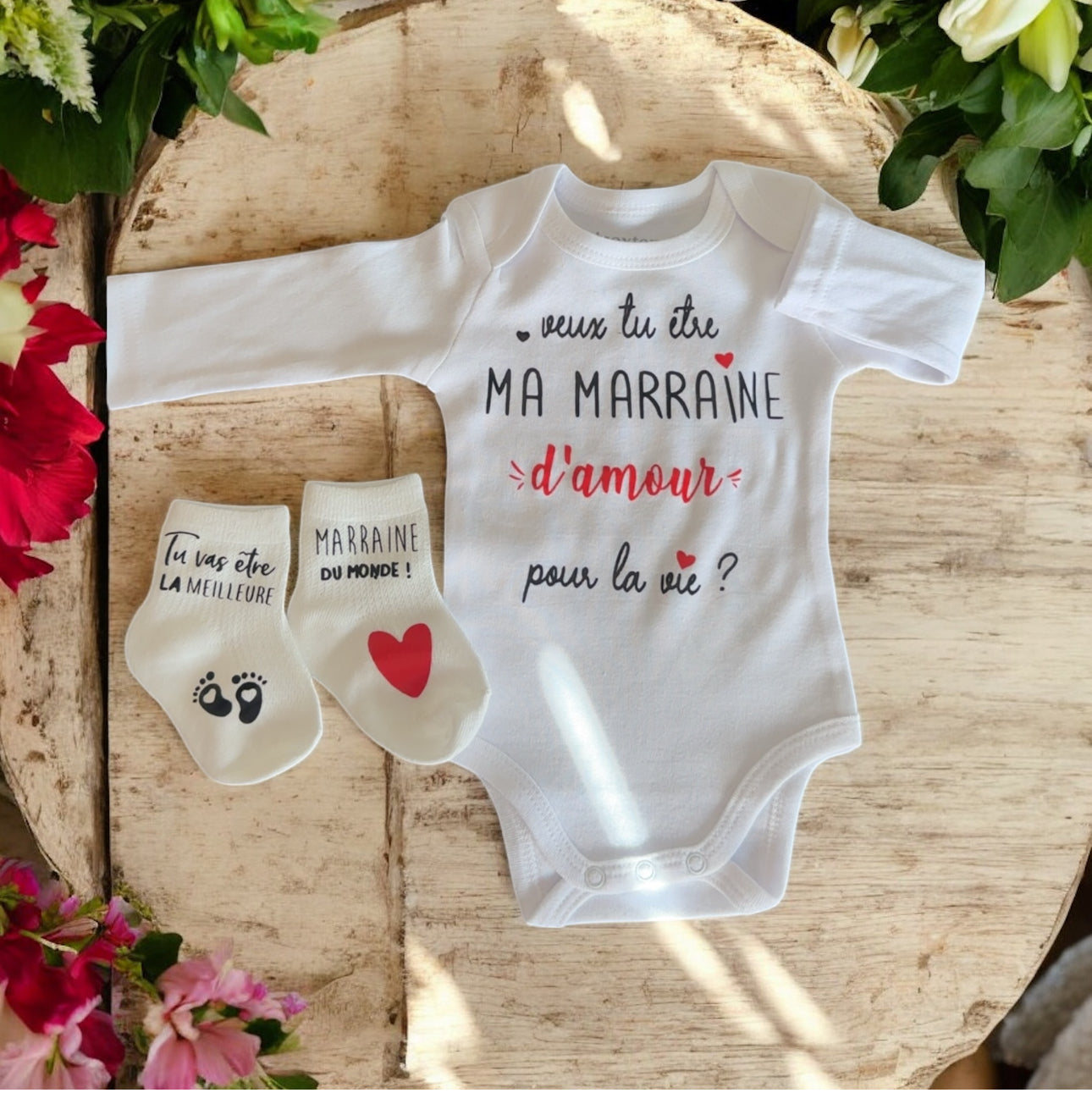 Ensemble bébé “Veux-tu être ma marraine d’amour pour la vie ?” – Body à message et chaussettes assorties | Cadeau annonce grossesse demande marraine original